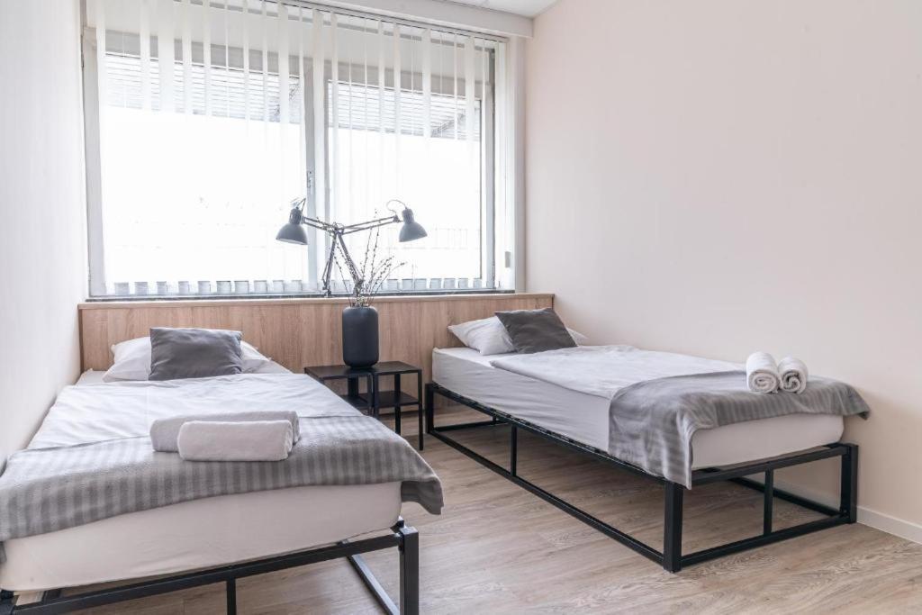 Hostel Messe Laatzen Exteriör bild
