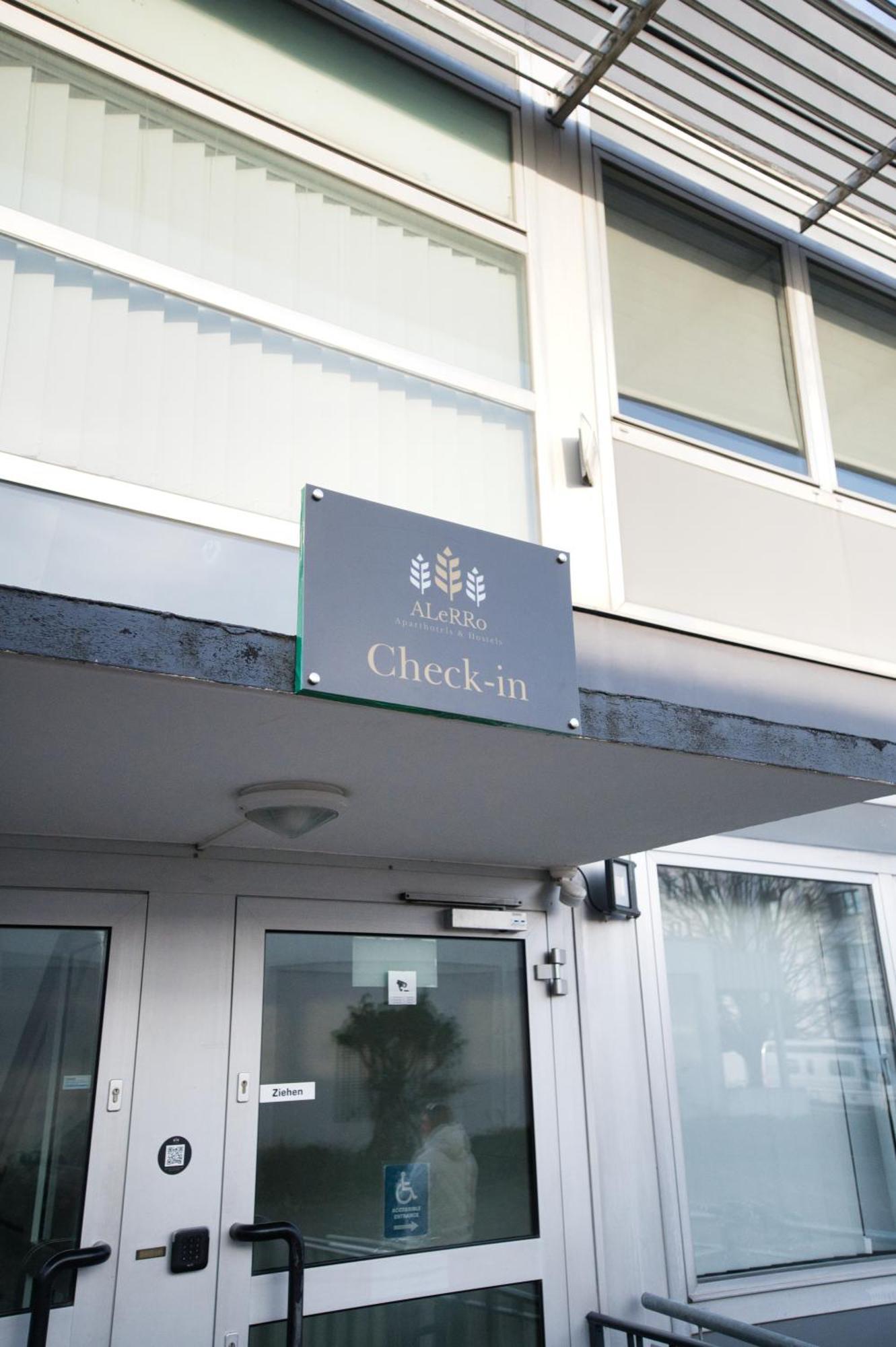 Hostel Messe Laatzen Exteriör bild