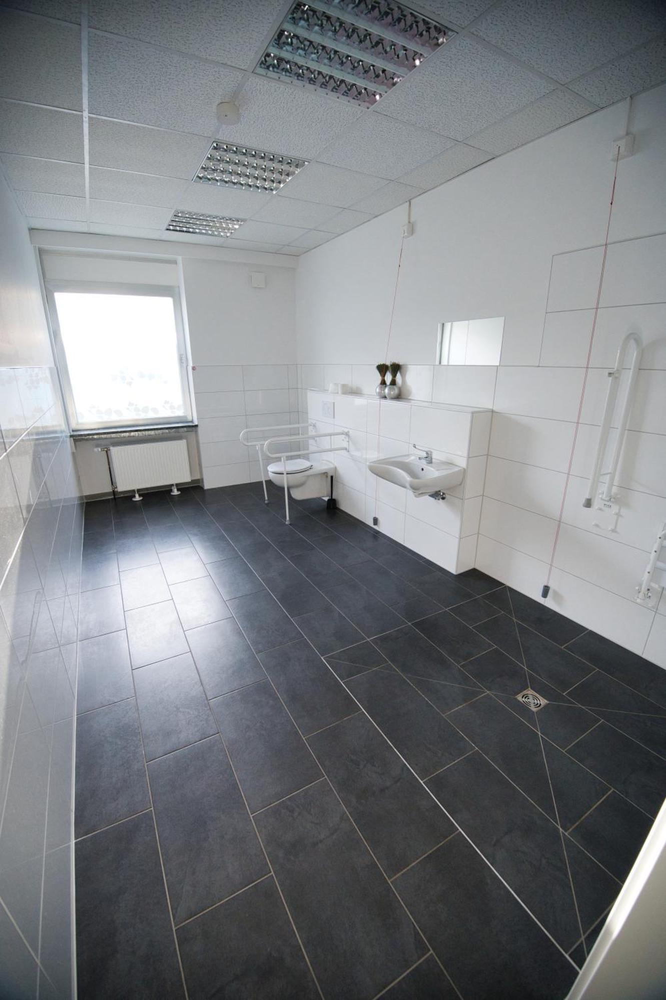 Hostel Messe Laatzen Exteriör bild