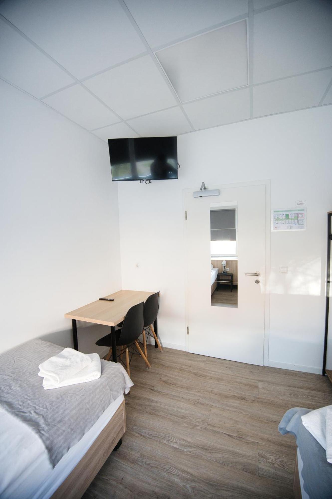 Hostel Messe Laatzen Exteriör bild
