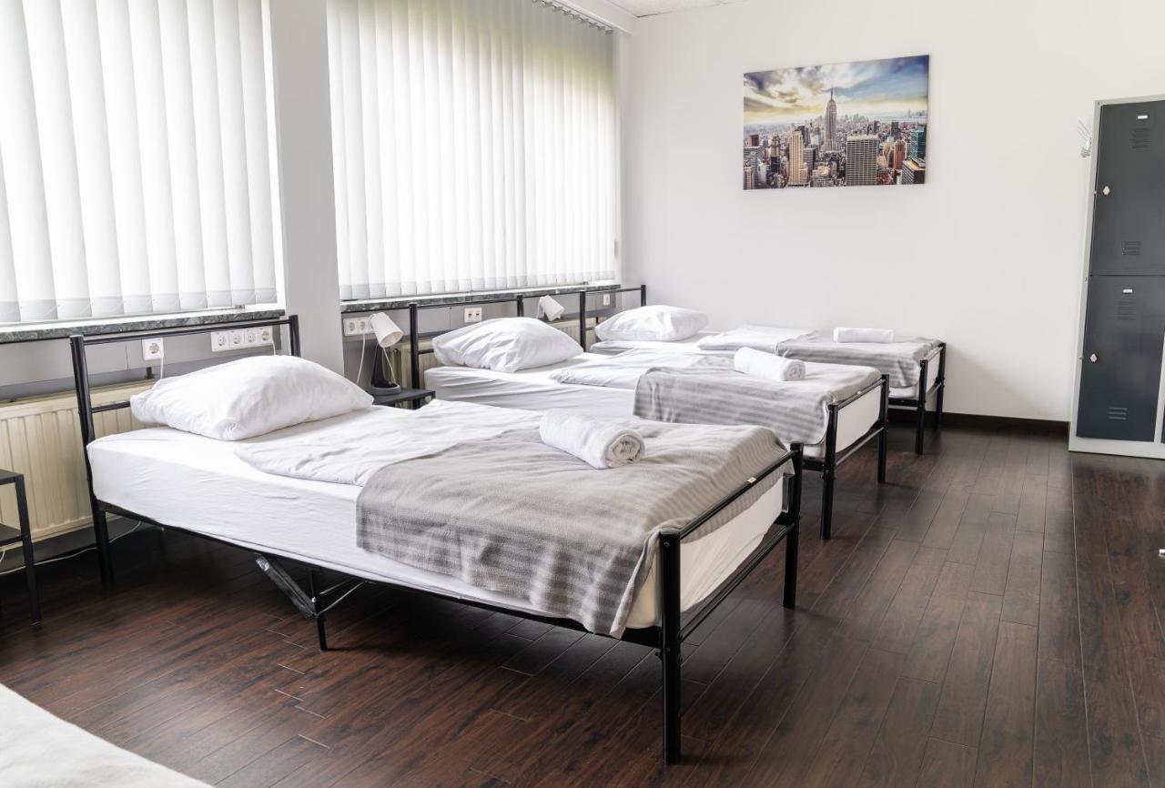 Hostel Messe Laatzen Exteriör bild