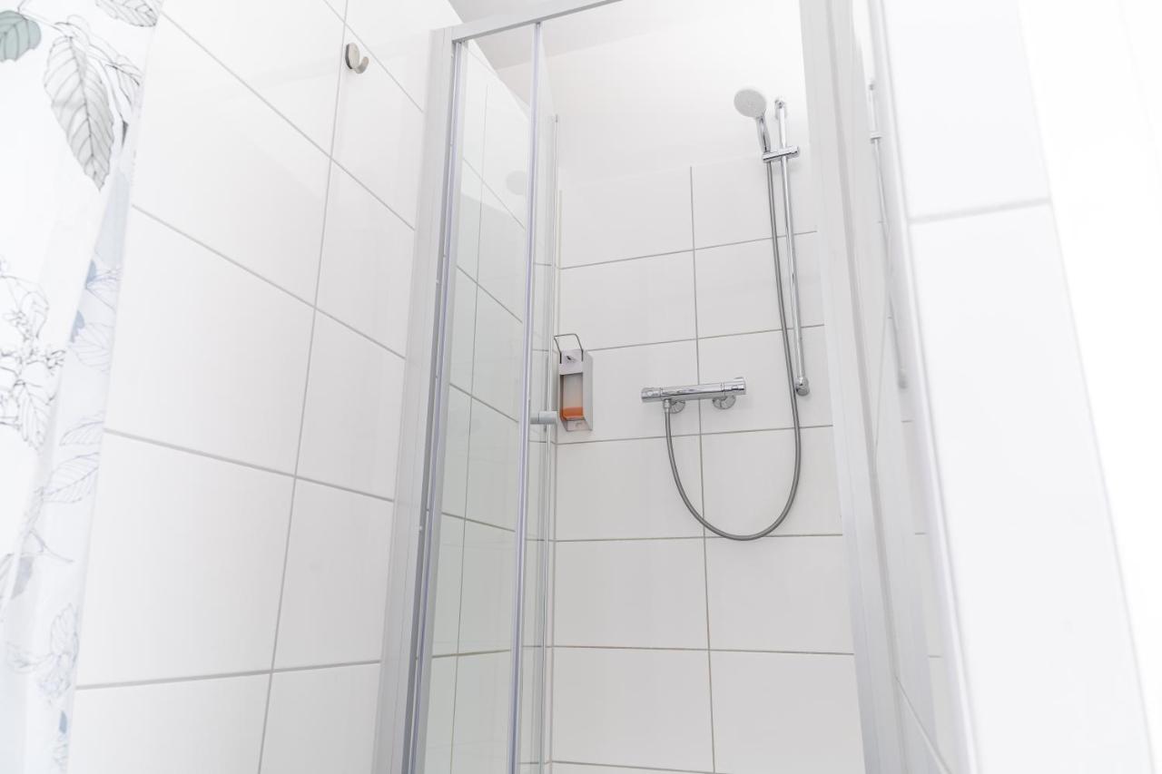 Hostel Messe Laatzen Exteriör bild