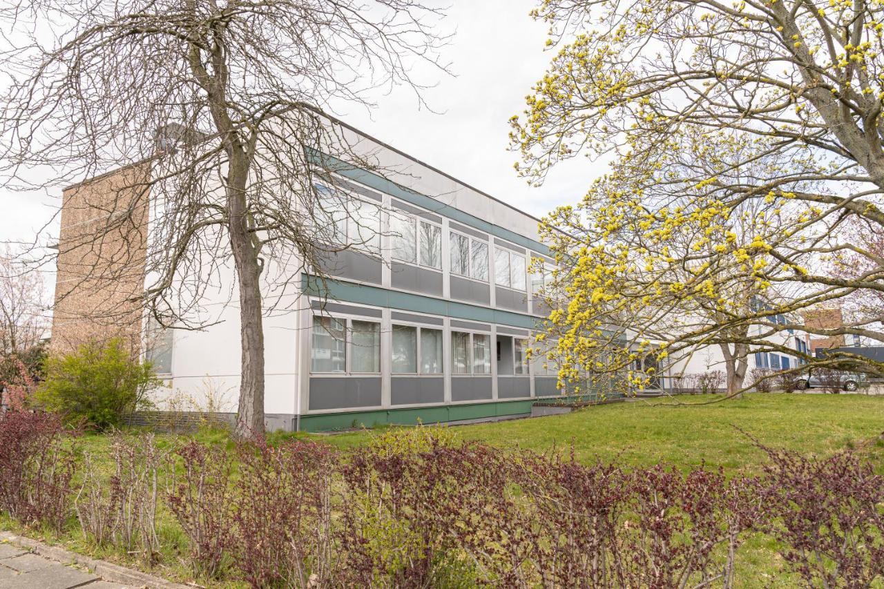 Hostel Messe Laatzen Exteriör bild